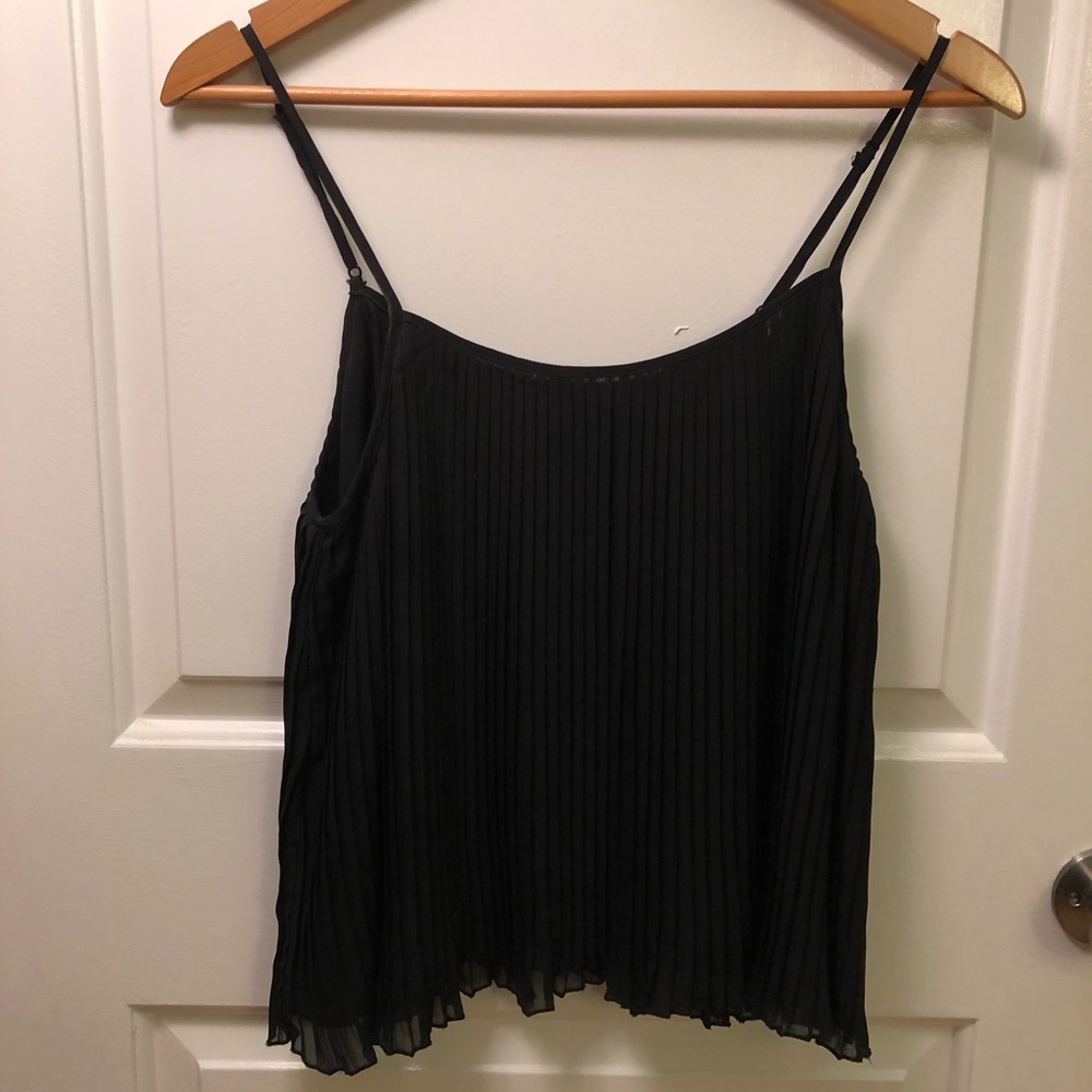 F21 Black Pleated Top